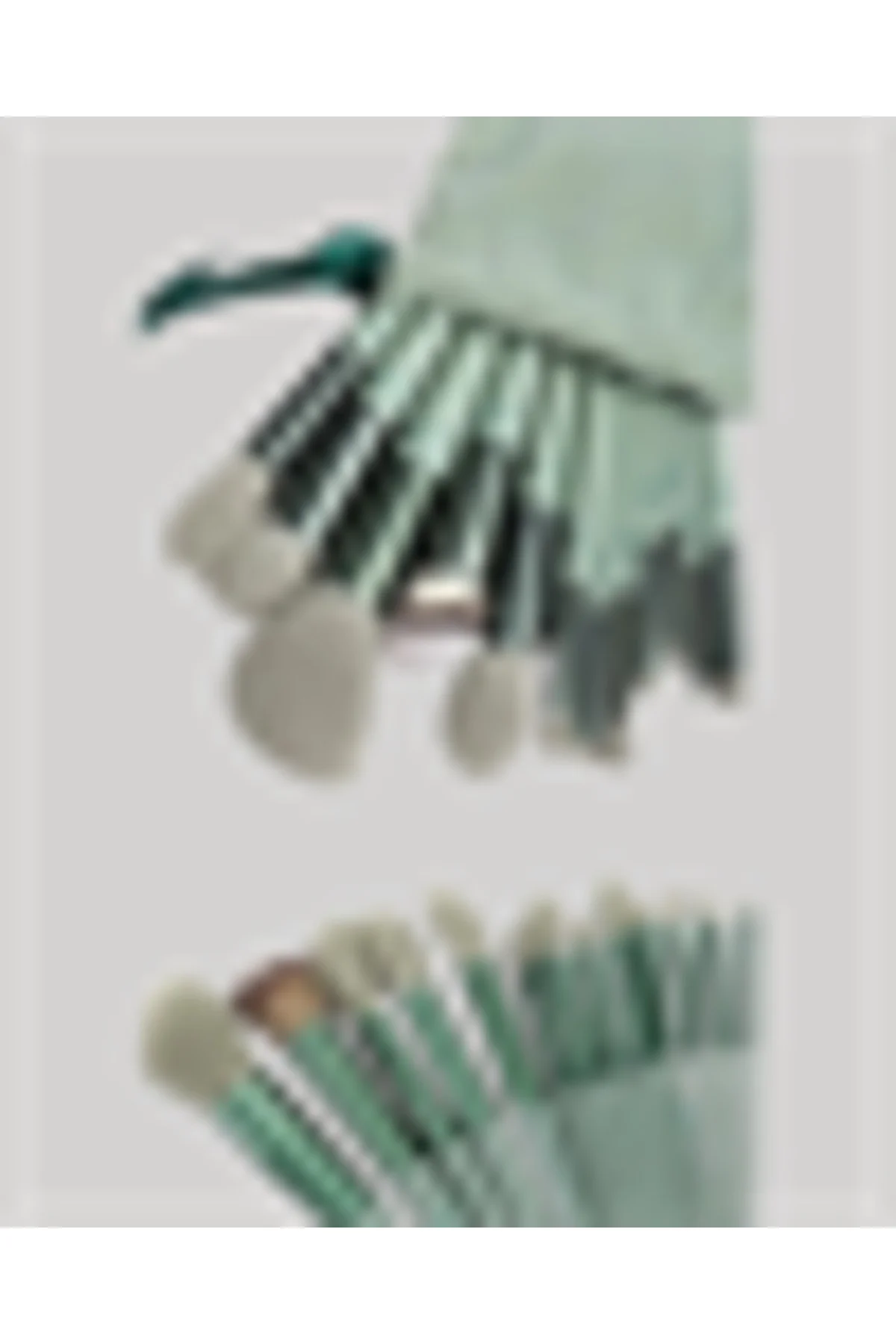 Toz ve Krem Ürünler İçin Güçlü Tutucu Yumuşak Kıllı Makyaj Fırça 