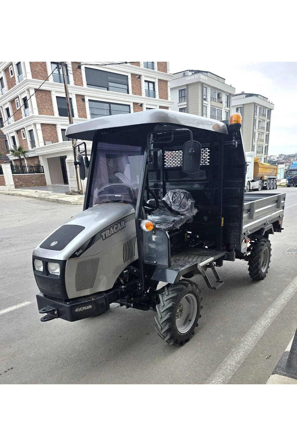 Tracar T 240 Ön Cam 2023-2026 Model 70-89cm Siyah Renkli 4mm