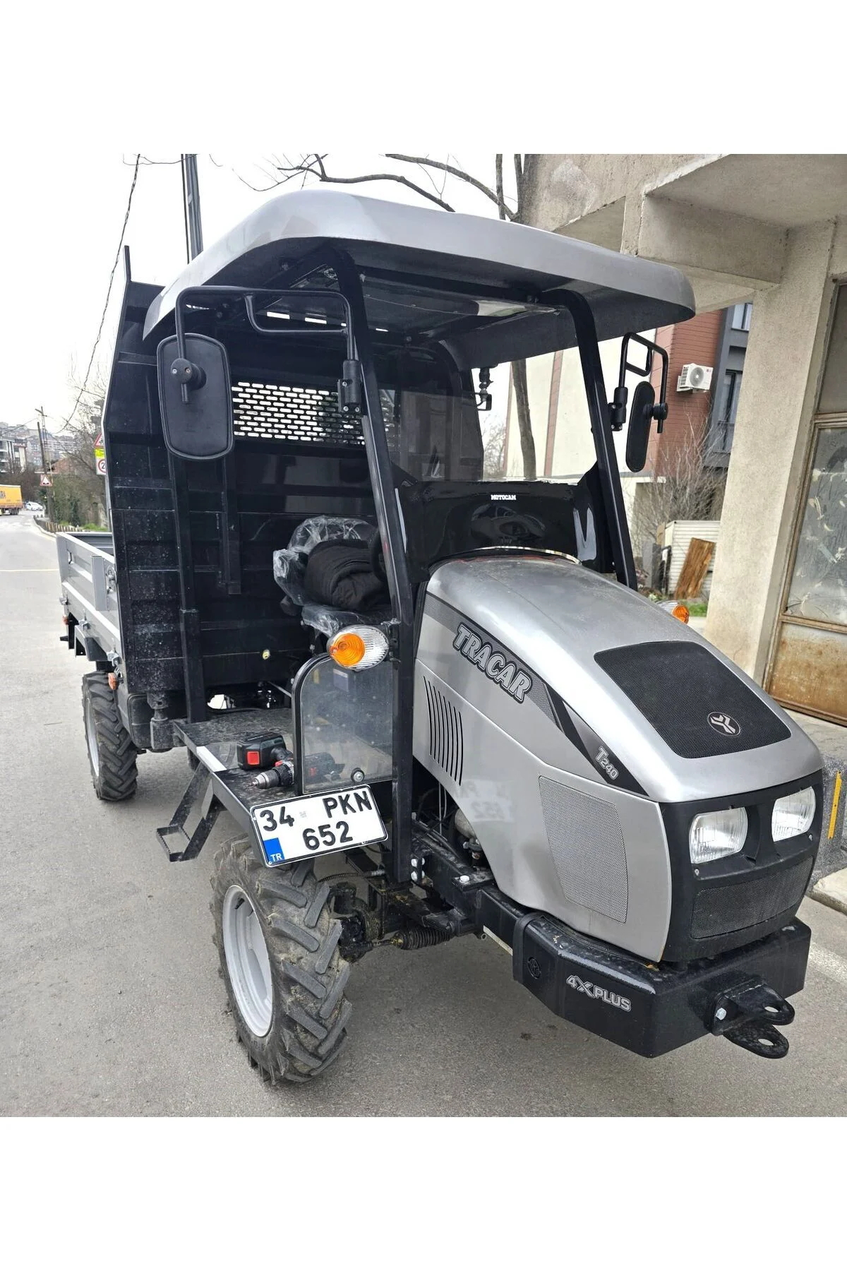 Tracar T 240 Ön Cam 2023-2026 Model 70-89cm Şeffaf Renkli 4mm