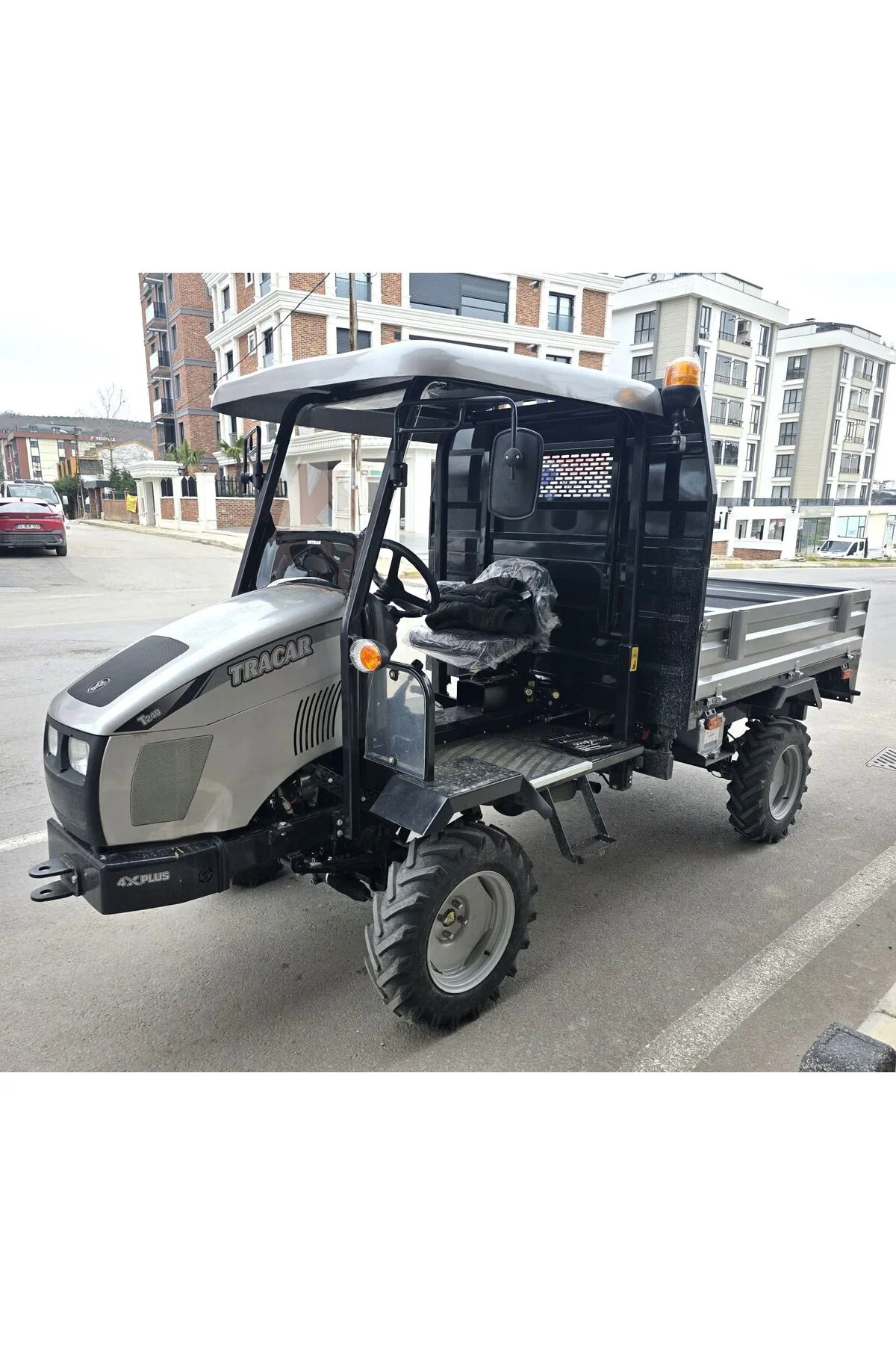 Tracar T 240 Ön Cam 2023-2026 Model 70-89cm Şeffaf Renkli 4mm