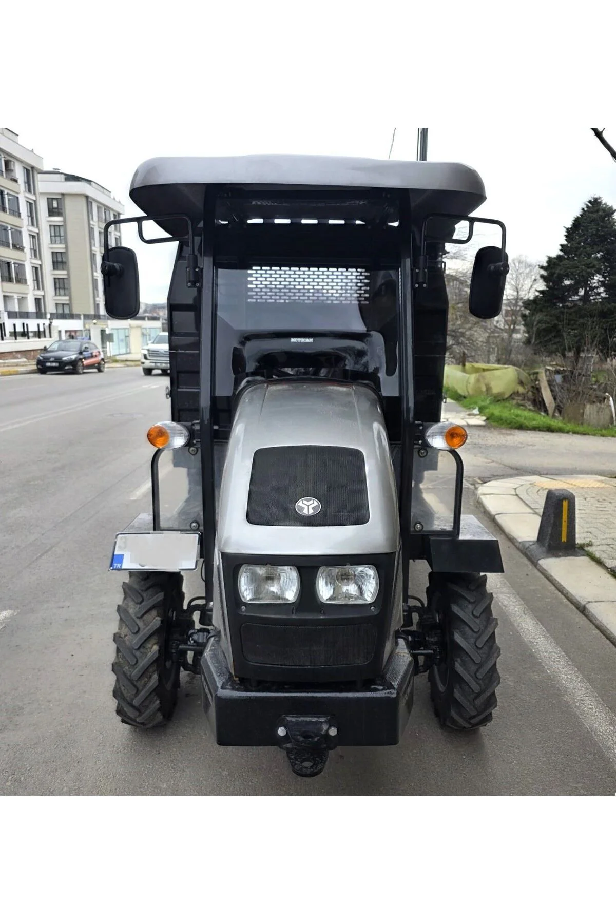 Tracar T 240 Ön Cam 2023-2026 Model 70-89cm Füme Renkli 4mm