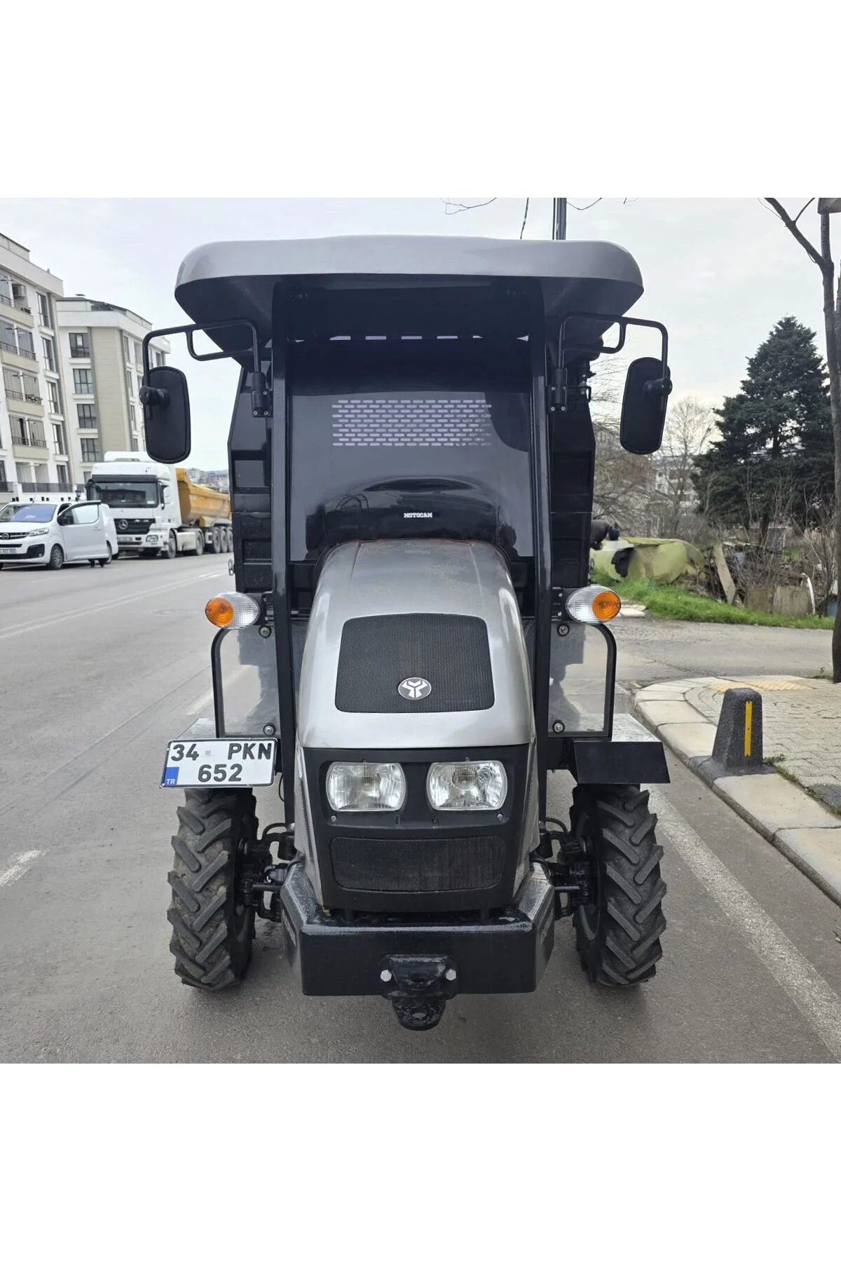Tracar T 240 Ön Cam 2023-2026 Model 70-89cm Siyah Renkli 4mm