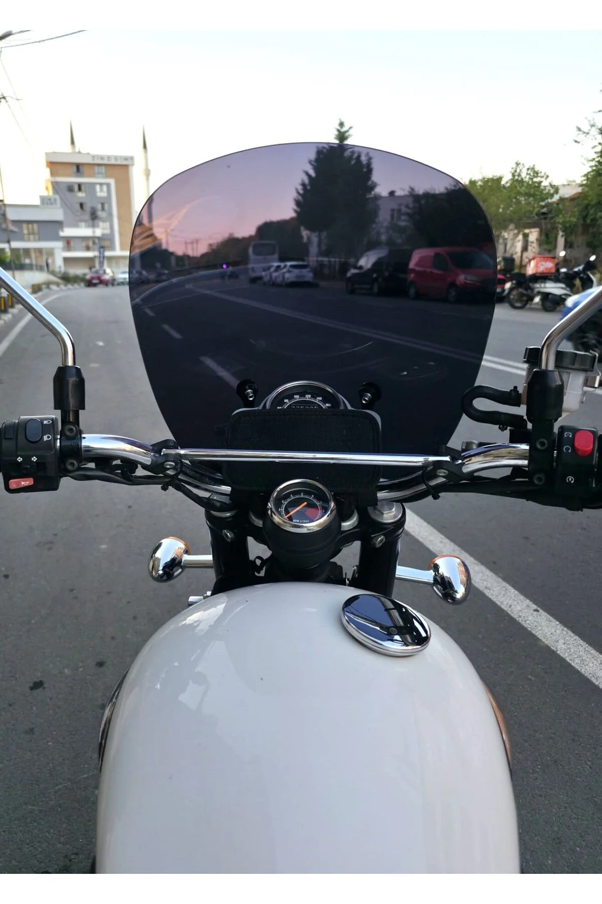 Trıumph Scrambler 900 Ön Cam 2005-2025 Model 45cm Siyah Renkli 4m