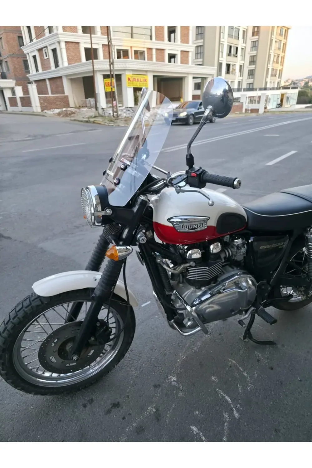 TrıumphScrambler 900 Ön Cam 2005-2025 Model 45cm Şeffaf Renkli 4m TrıumphScrambler 900 Ön Cam 2005-2025 Model 45cm Şeffaf Renkli 4m