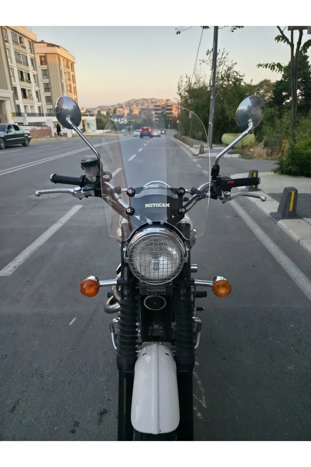 TrıumphScrambler 900 Ön Cam 2005-2025 Model 45cm Şeffaf Renkli 4m TrıumphScrambler 900 Ön Cam 2005-2025 Model 45cm Şeffaf Renkli 4m