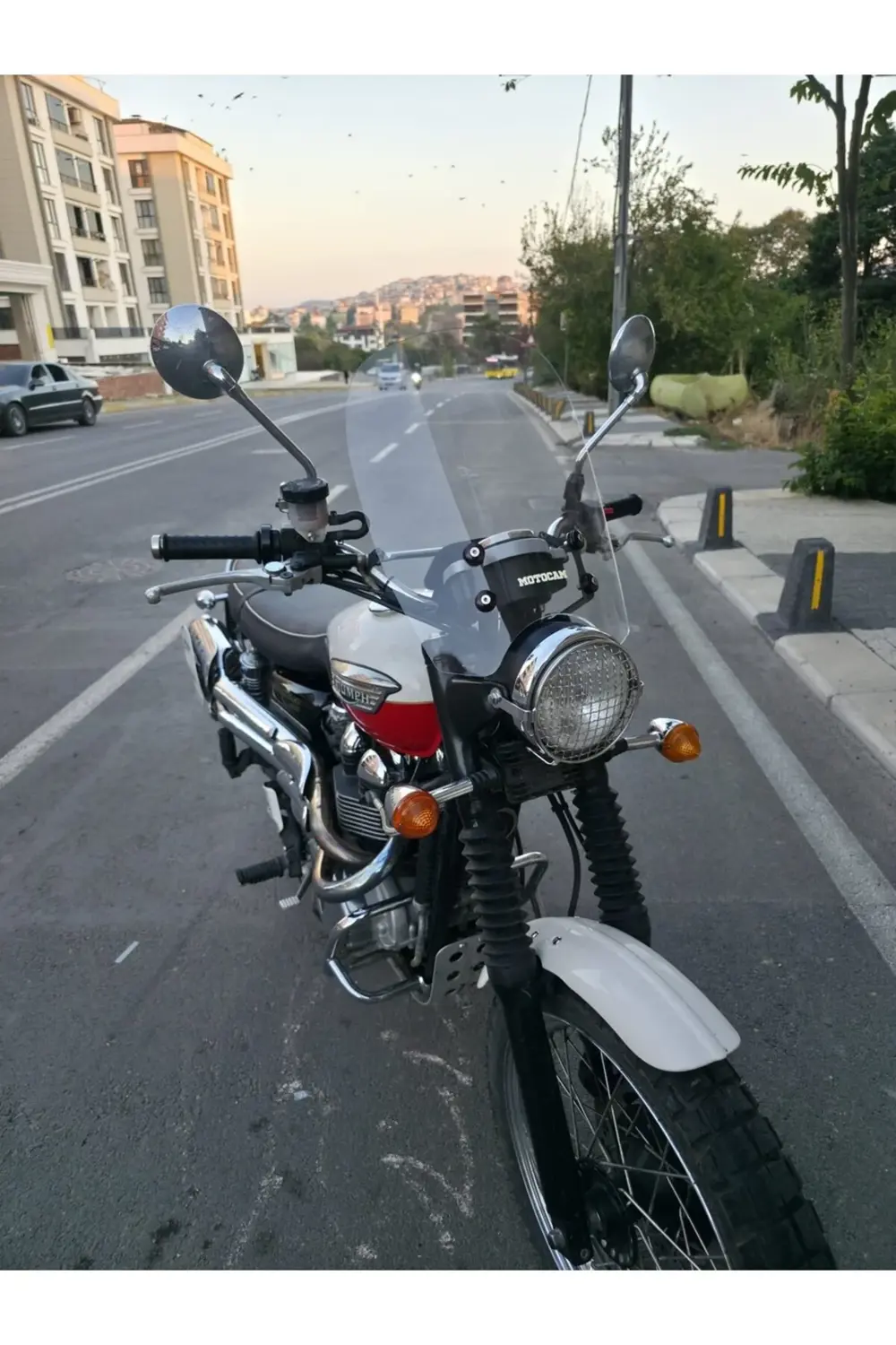 TrıumphScrambler 900 Ön Cam 2005-2025 Model 45cm Şeffaf Renkli 4m TrıumphScrambler 900 Ön Cam 2005-2025 Model 45cm Şeffaf Renkli 4m