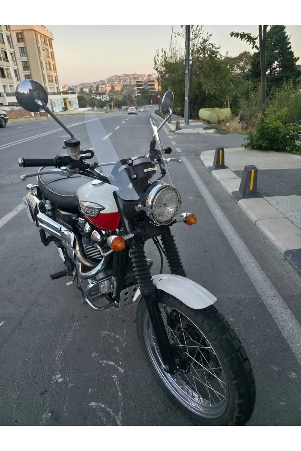 TrıumphScrambler 900 Ön Cam 2005-2025 Model 45cm Şeffaf Renkli 4m TrıumphScrambler 900 Ön Cam 2005-2025 Model 45cm Şeffaf Renkli 4m