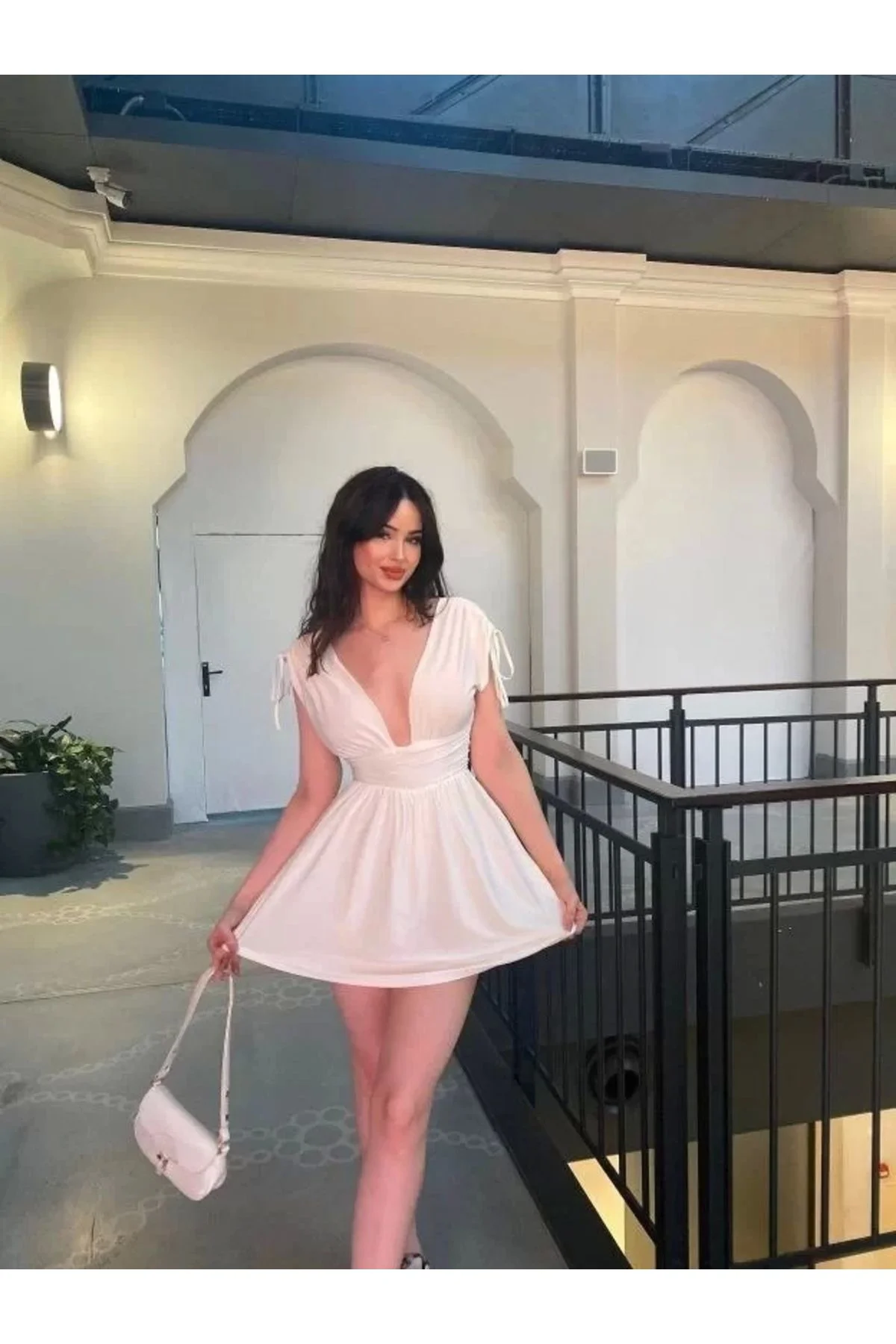 TUA MODA Omuzu Ip Askılı Şortlu Elbise - Beyaz