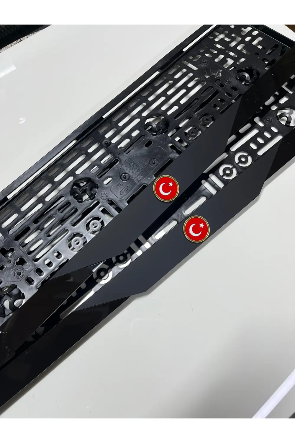 TÜRK BAYRAKLI MAT MODEL TAKMATİK PLAKALIK PLEKSİ