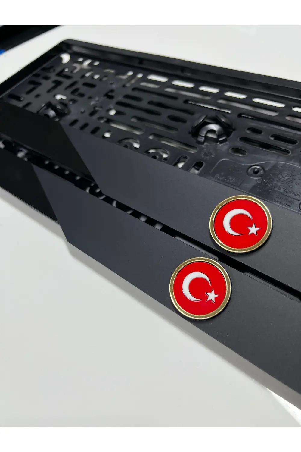 TÜRK BAYRAKLI MAT MODEL TAKMATİK PLAKALIK PLEKSİ