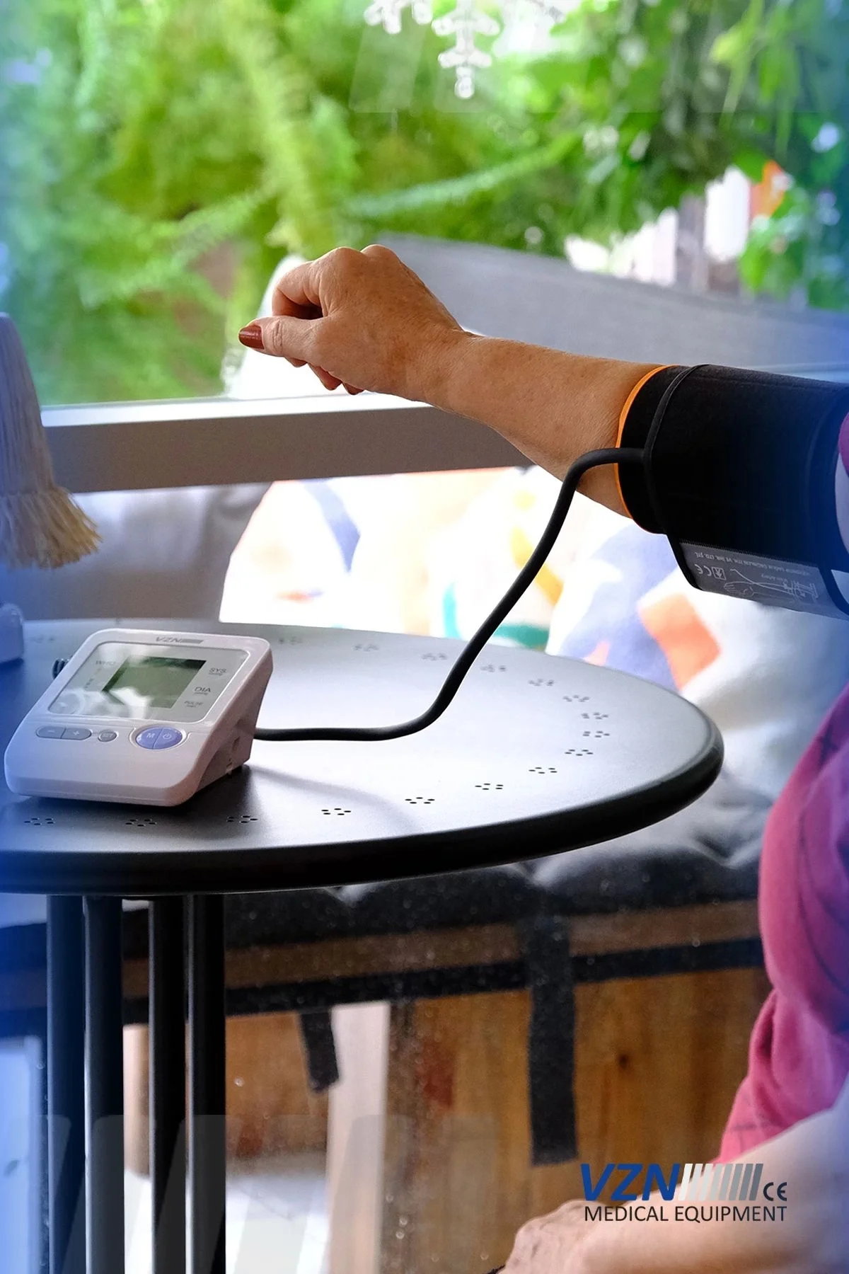 Türkçe Konuşan Kol Tipi Dijital Tansiyon Aleti 360° Premium Manşo