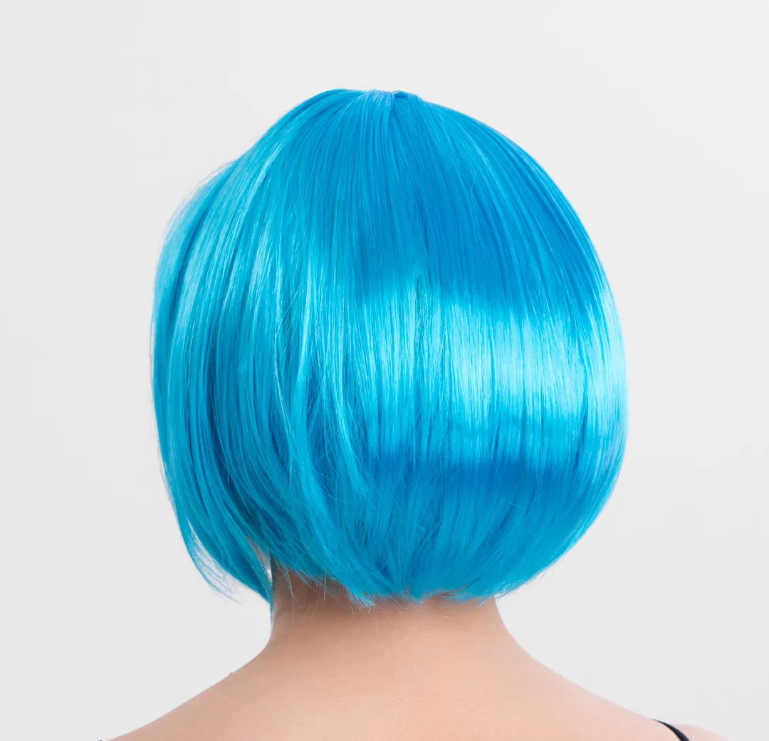Turkuaz Açık Mavi Renk Düz Kesim Kısa Küt Parti Peruğu Turkuaz Açık Mavi Renk Düz Kesim Kısa Küt Parti Peruğu