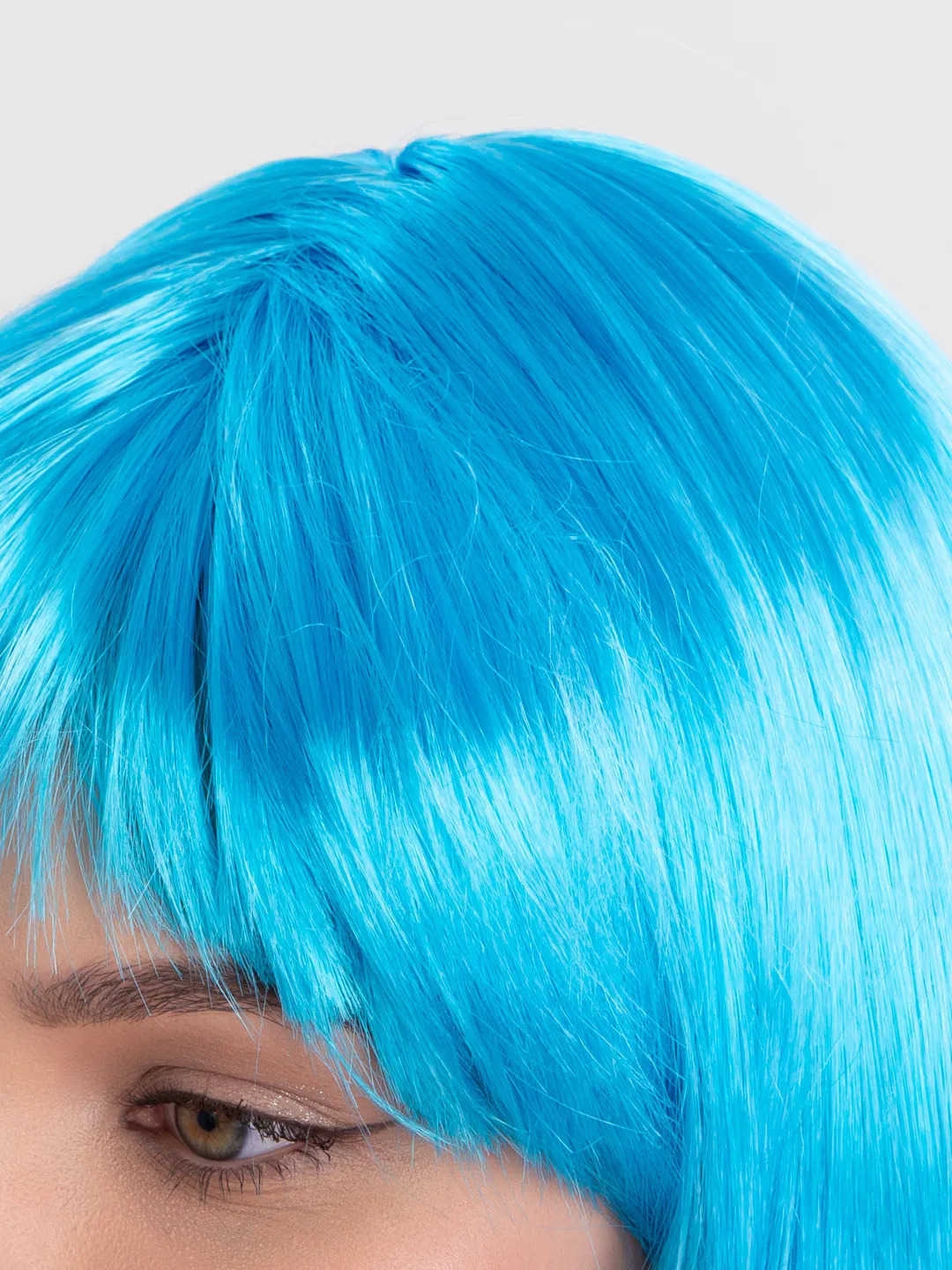 Turkuaz Açık Mavi Renk Düz Kesim Kısa Küt Parti Peruğu Turkuaz Açık Mavi Renk Düz Kesim Kısa Küt Parti Peruğu