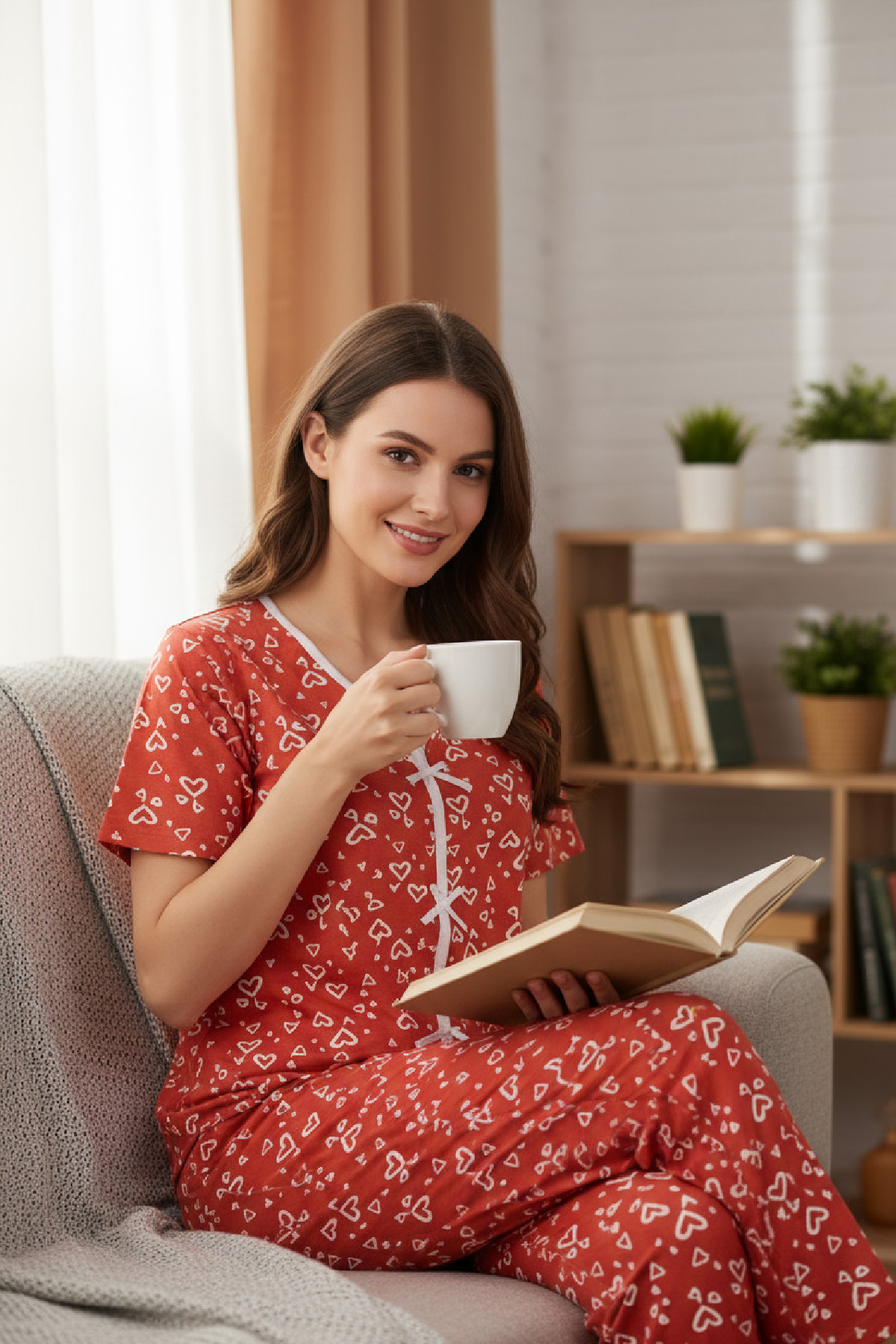 Turuncu Kalp Desenli Fiyonklu Kısa Kollu Uzun Pijama Takımı