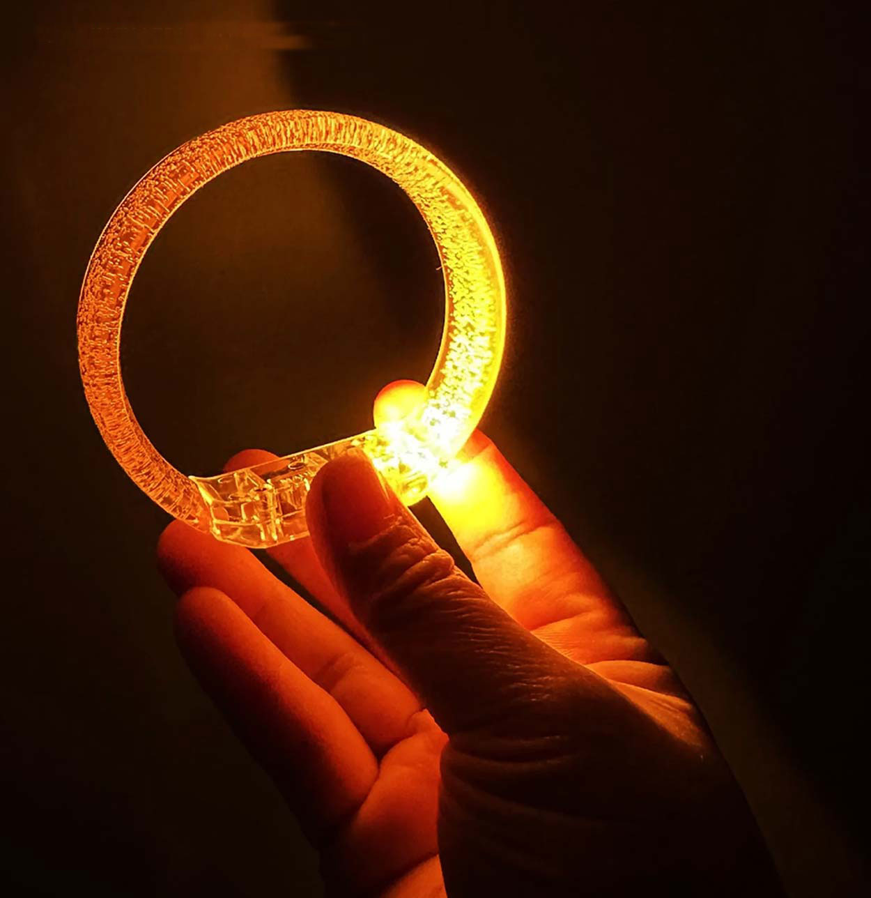 Turuncu Led Işıklı Baskı Yapılabilen Pilli Bileklik Bilezik 1,5 c Turuncu Led Işıklı Baskı Yapılabilen Pilli Bileklik Bilezik 1,5 c