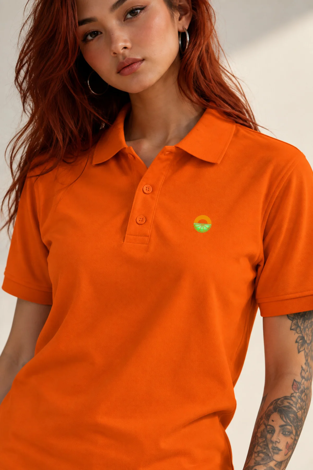 Turuncu Minimalist Logolu Polo Yaka Kısa Kollu Tişört