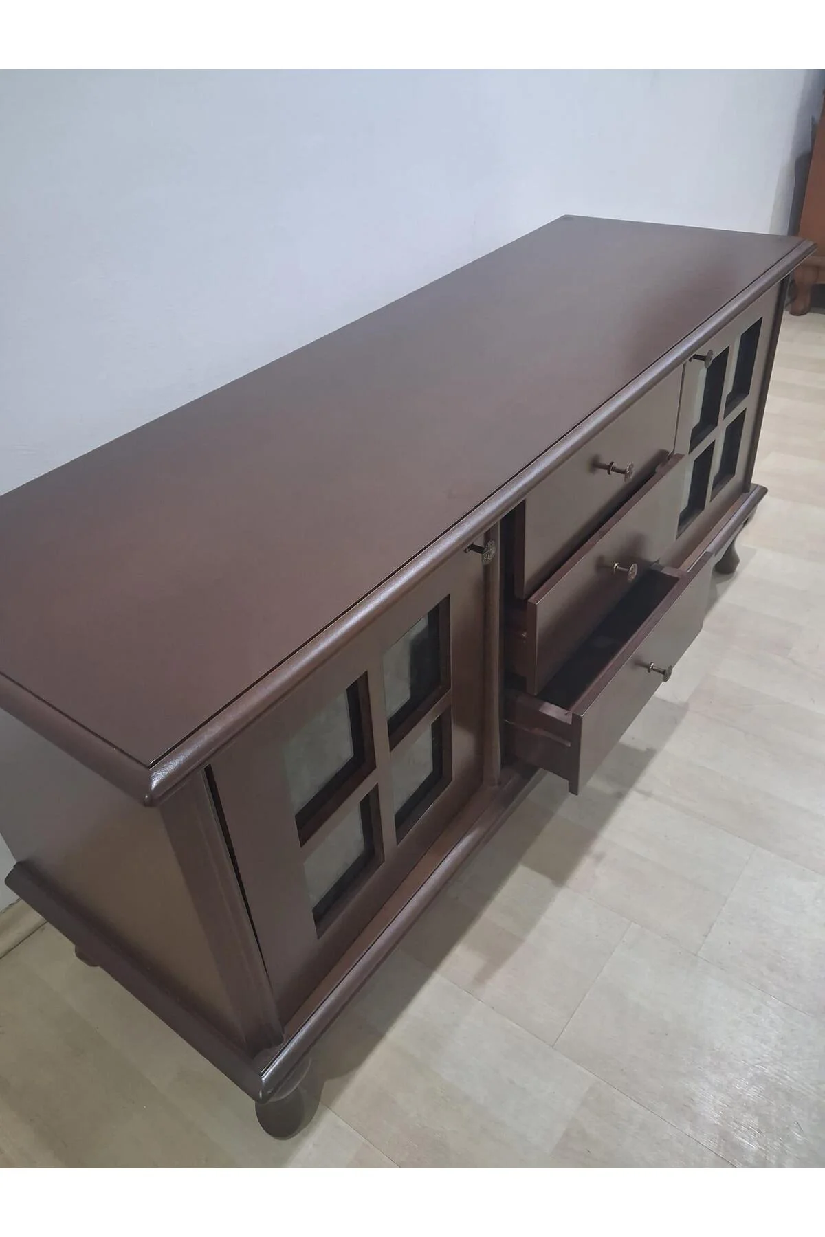 Tv Sehpa Klasik Pencere ST 90567 Model Ahşap Kayın Aslan Ayak Ceviz Renk 125 Tv Sehpa Klasik Pencere ST 90567 Model Ahşap Kayın Aslan Ayak Ceviz Renk 125 - Görsel 8
