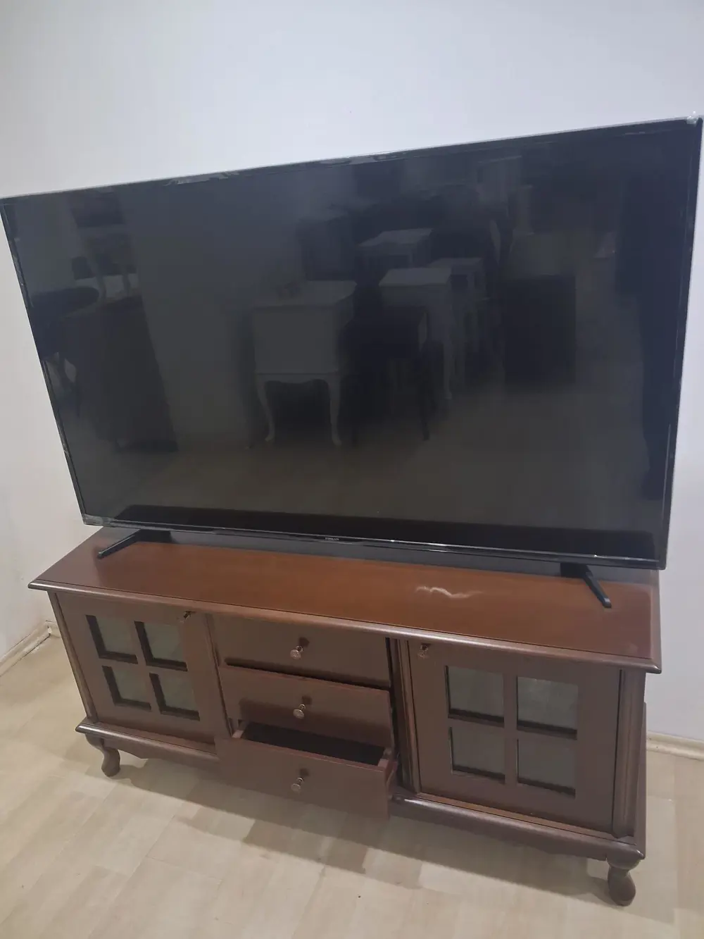 Tv Sehpa Klasik Pencere ST 90567 Model Ahşap Kayın Aslan Ayak Cev Tv Sehpa Klasik Pencere ST 90567 Model Ahşap Kayın Aslan Ayak Cev