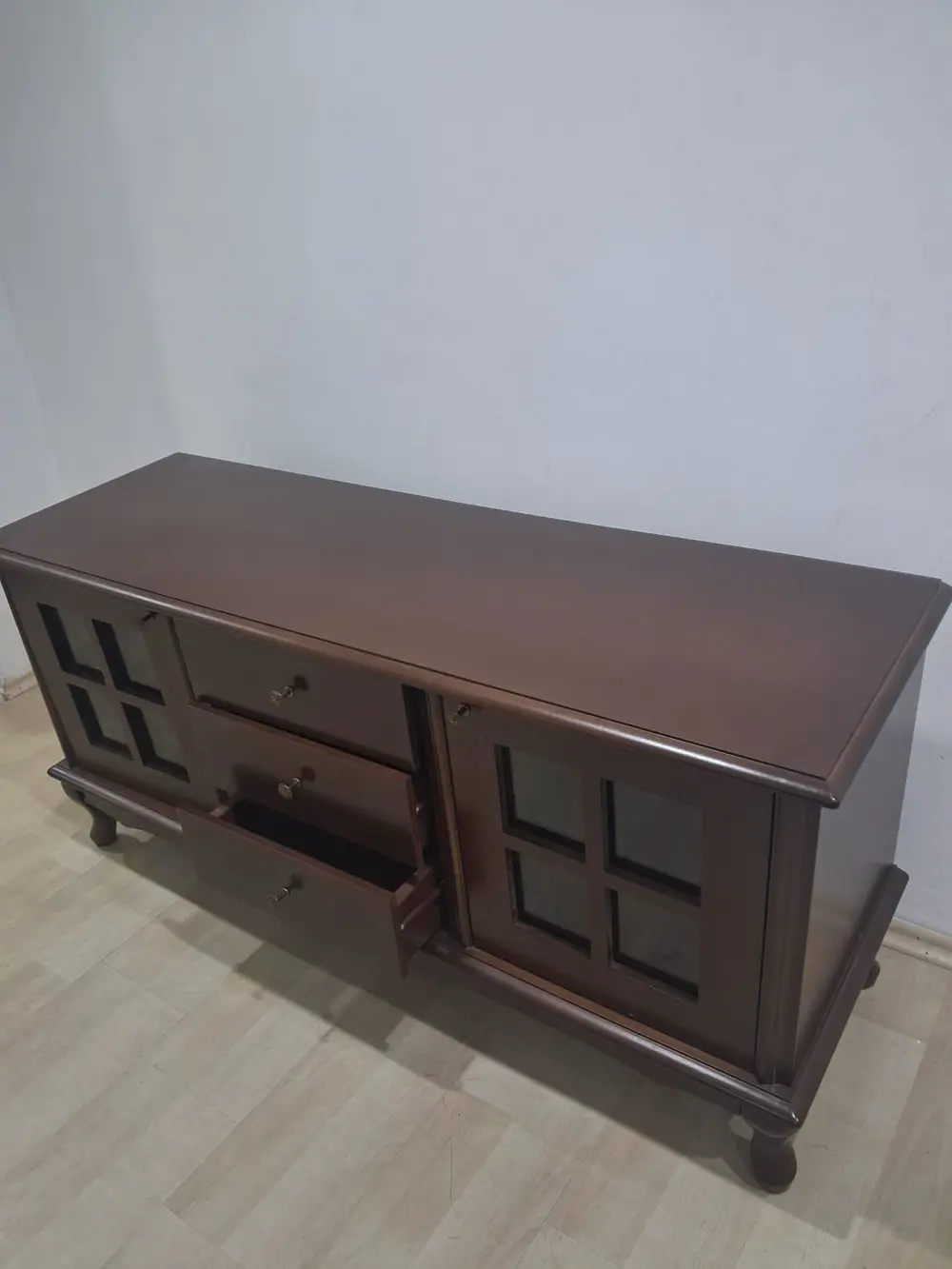 Tv Sehpa Klasik Pencere ST 90567 Model Ahşap Kayın Aslan Ayak Cev Tv Sehpa Klasik Pencere ST 90567 Model Ahşap Kayın Aslan Ayak Cev