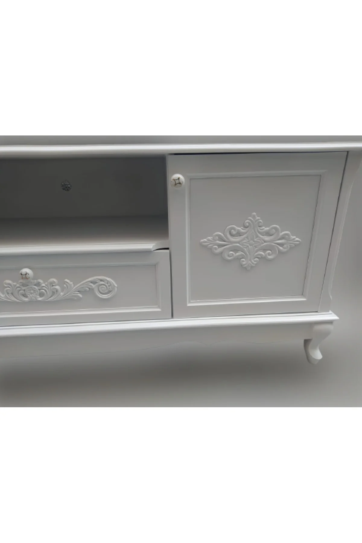 Tv Sehpa ST 17448 Klasik Nakış Model Kayın Aslan Ayak Oyma Beyaz Renk El Yapım Tv Sehpa ST 17448 Klasik Nakış Model Kayın Aslan Ayak Oyma Beyaz Renk El Yapım - Görsel 3