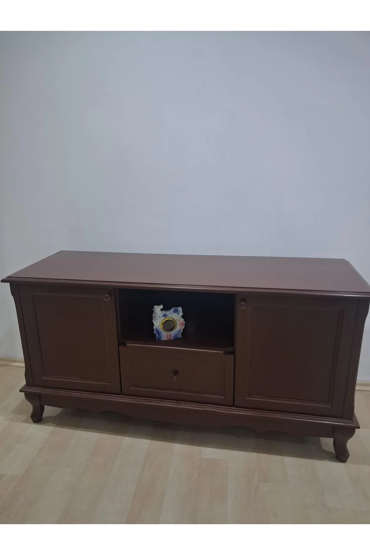 Tv Sehpa ST 18133 Klasik Model Ahşap Kayın ASLAN Ayak Parlak Ceviz 120 El Yapım Tv Sehpa ST 18133 Klasik Model Ahşap Kayın ASLAN Ayak Parlak Ceviz 120 El Yapım - Görsel 8
