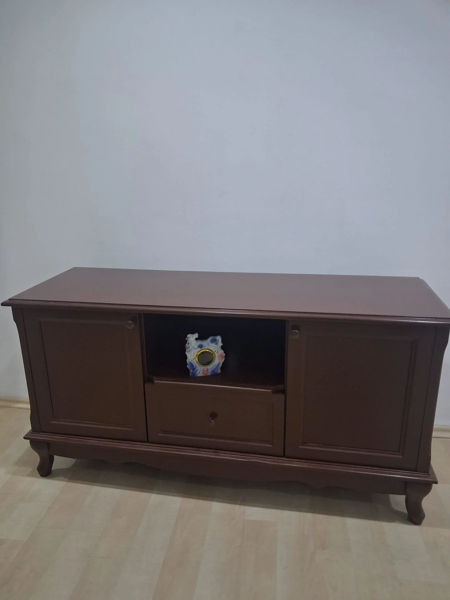 Tv Sehpa ST 18133 Klasik Model Ahşap Kayın ASLAN Ayak Parlak Ceviz 120 El Yapım Fiyatı, Yorumları ve Özellikleri