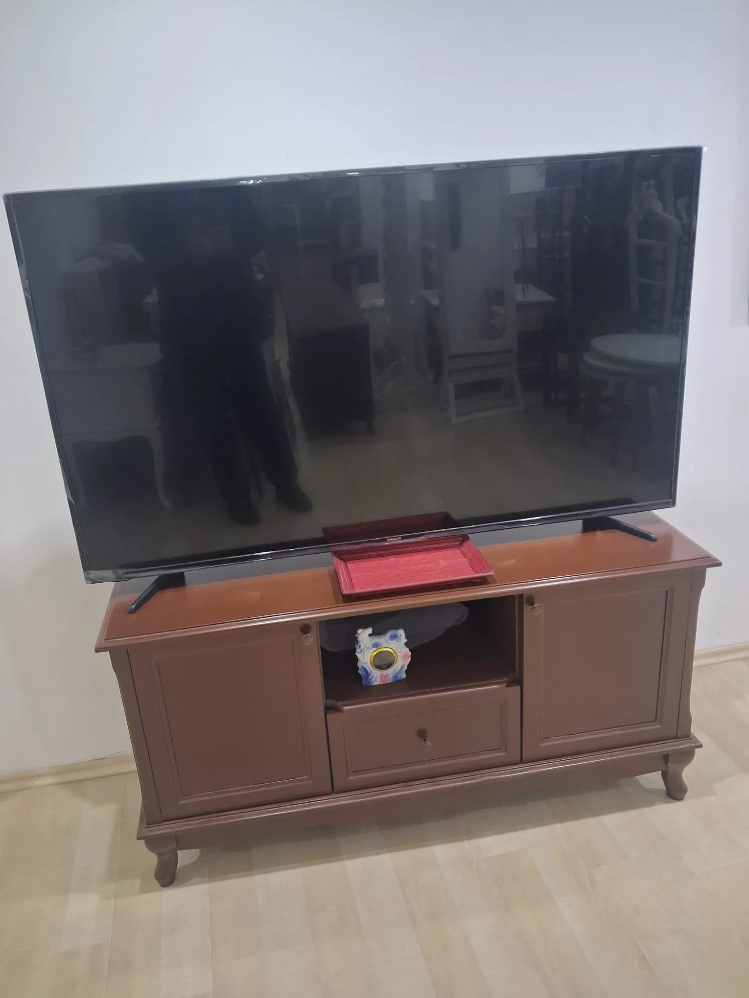 Tv Sehpa ST 18133 Klasik Model Ahşap Kayın ASLAN Ayak Parlak Ceviz 120 El Yapım Fiyatı, Yorumları ve Özellikleri