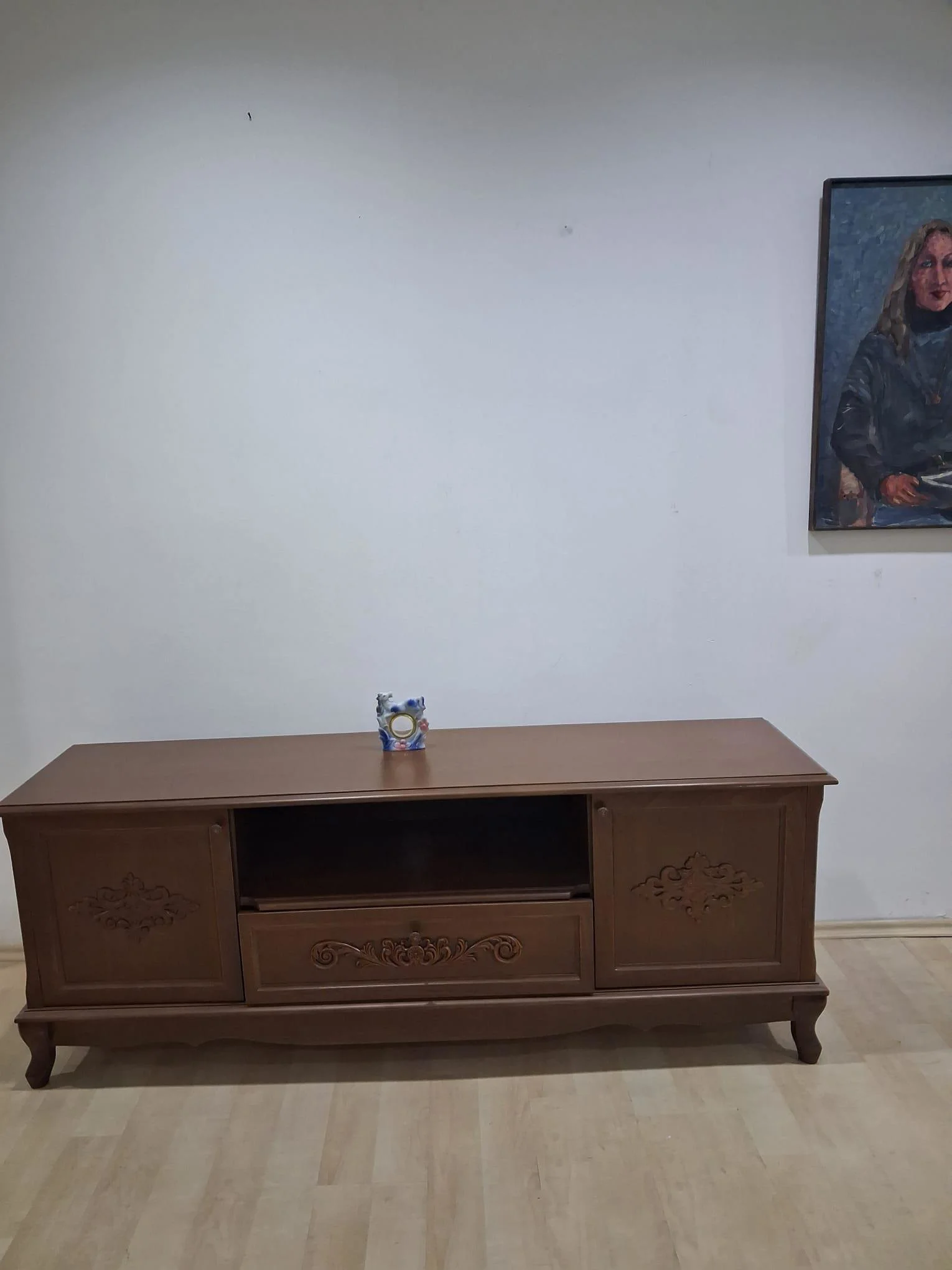Tv Sehpası ST 17335 Klasik Model Ahşap Kayın Aslan Ayak Oyma Ceviz Renk El Yapım Fiyatı, Yorumları ve Özellikleri