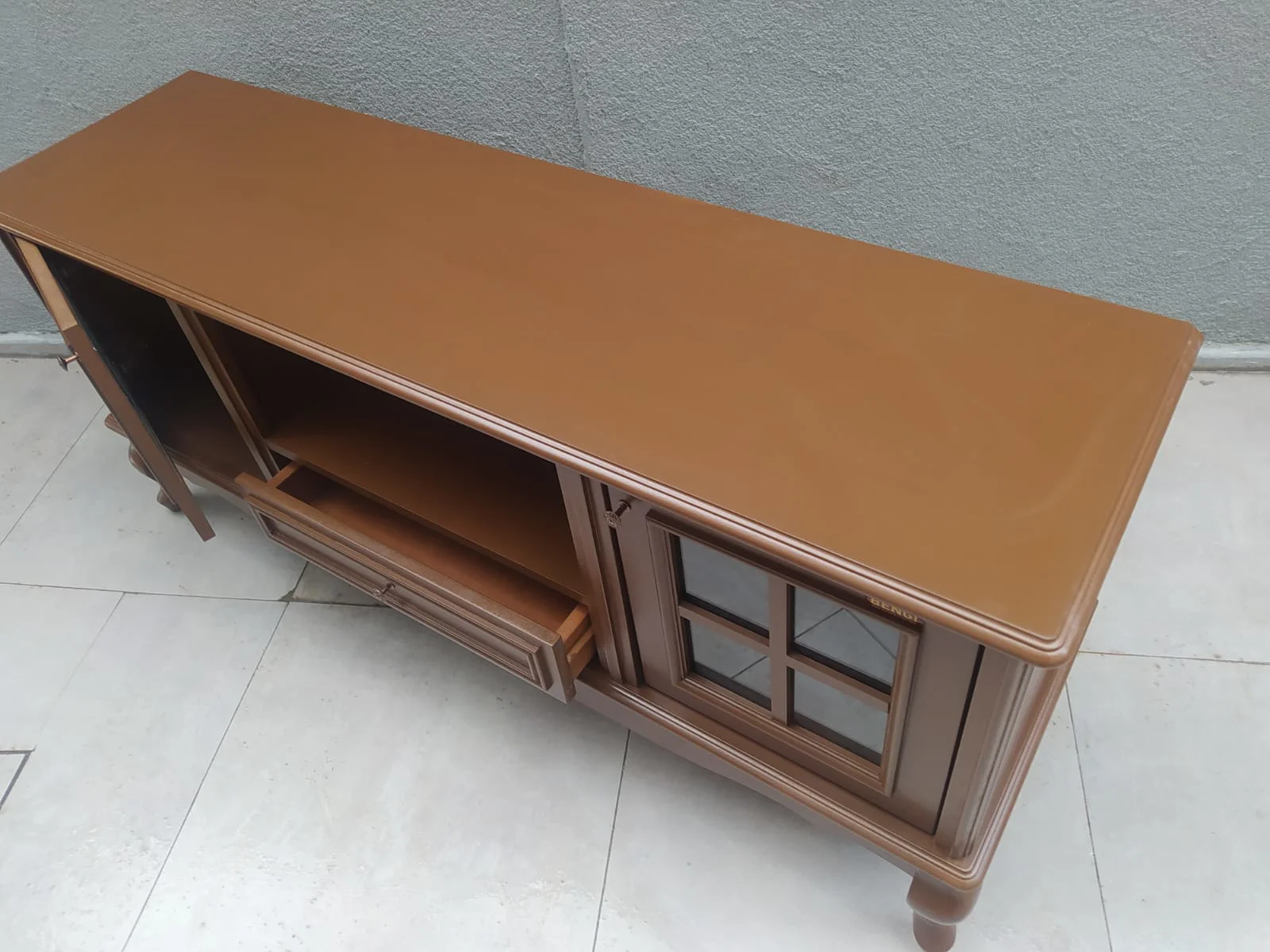 Tv Sehpası ST 18223 Windovs Model Pencere Ahşap Kayın ASLAN Ayak Ceviz El Yapım Fiyatı, Yorumları ve Özellikleri
