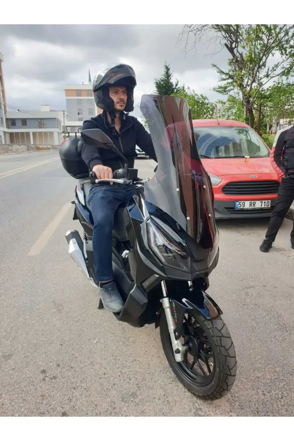 TVS Apache Ventro 150 Ön Cam 2023-2025 Model 78cm Siyah Renkli 4m TVS Apache Ventro 150 Ön Cam 2023-2025 Model 78cm Siyah Renkli 4m