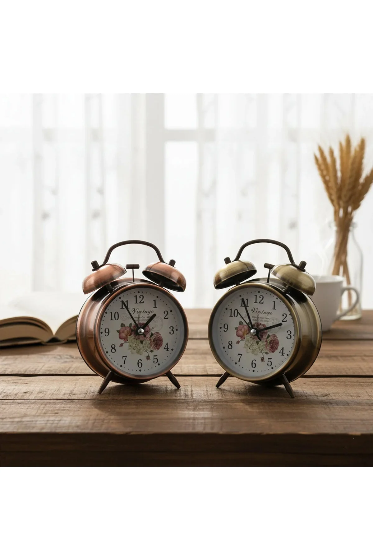 Twın Bell Alarm Clock Yuvarlak Masa Çalar Saat Metal Kasa Eskitme Desenli Pilli - Işıklı Çap: 10CM B Twın Bell Alarm Clock Yuvarlak Masa Çalar Saat Metal Kasa Eskitme Desenli Pilli - Işıklı Çap: 10CM B
