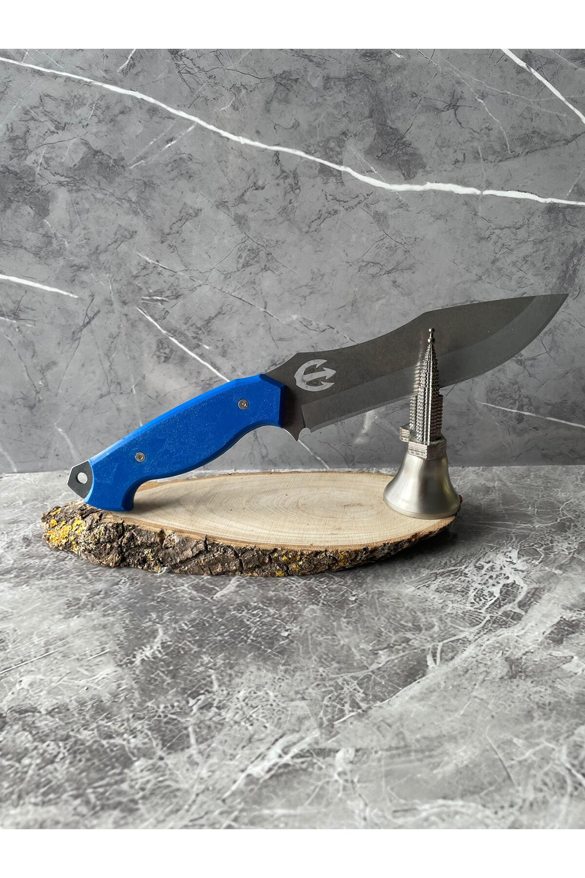 Üç Dişli Mızrak Desenli Kamp Bıçağı – Mavi Kompakt Kabze, Cam Buz