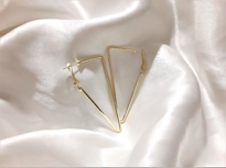 ÜÇGEN GEOMETRİK ŞEKİL ARKASI KAPALI HALKA KÜPE-HKGEŞE1 ÜÇGEN GEOMETRİK ŞEKİL ARKASI KAPALI HALKA KÜPE-HKGEŞE1