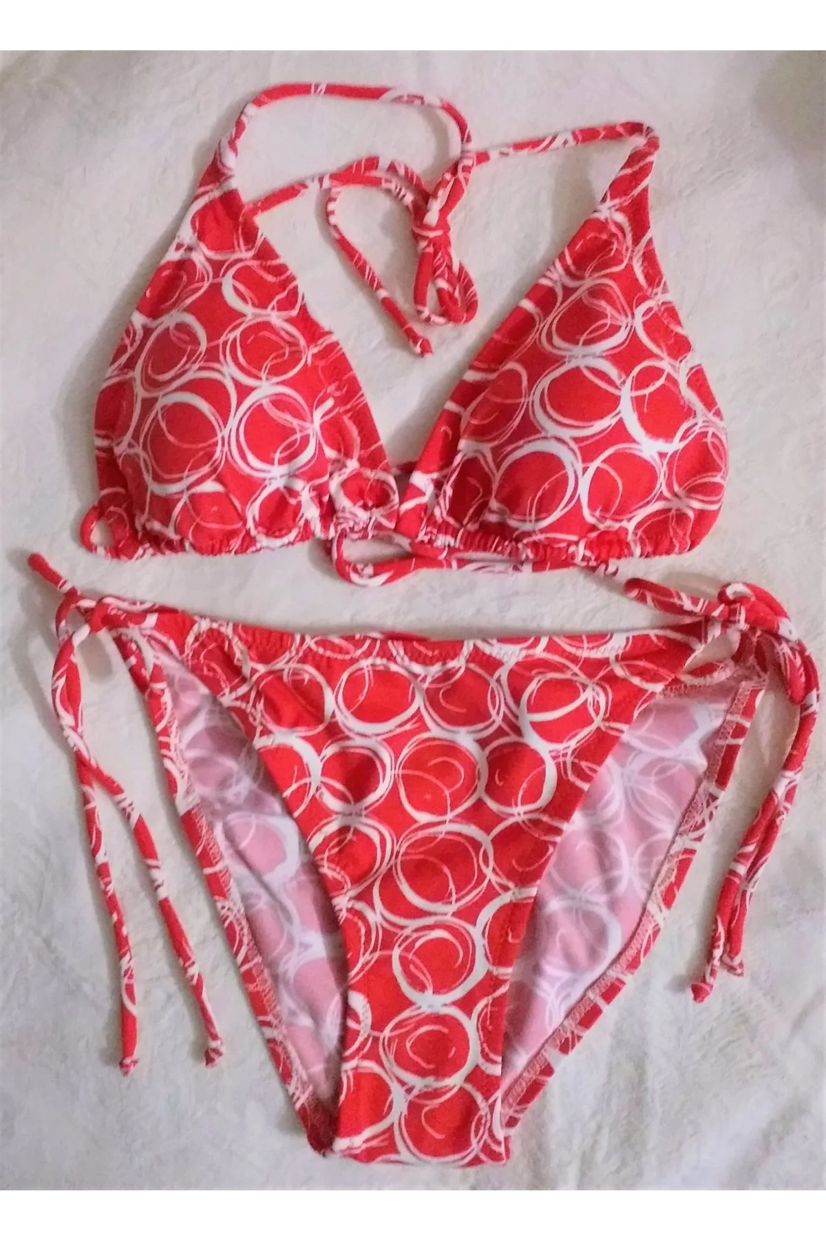 Üçgen Ipli Bikini Takımı Desenli Kırmızı