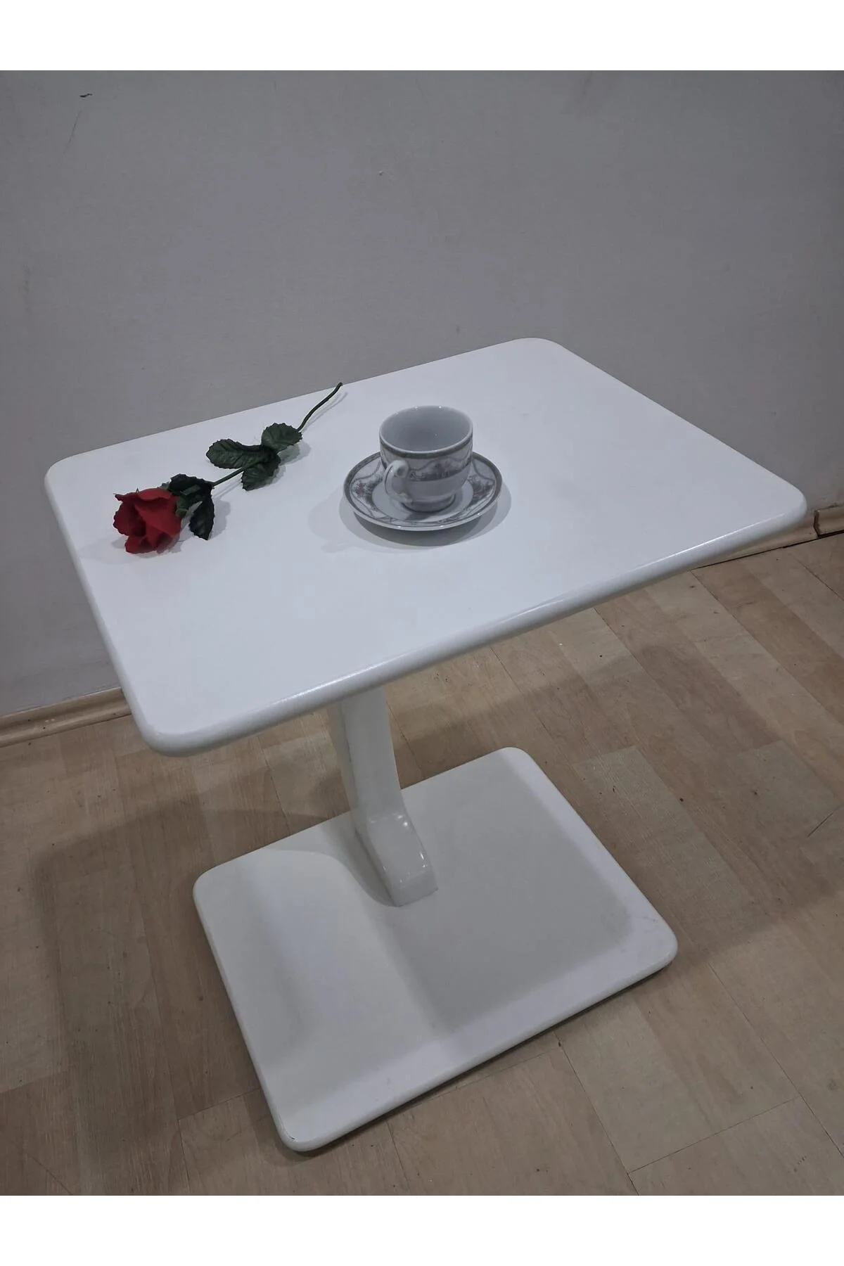 Ufo C 90639 Dikdörtgen Sehpa Mdf Parlak Beyaz Koltuk Altı Tekerlekli El Yapım - Görsel 2