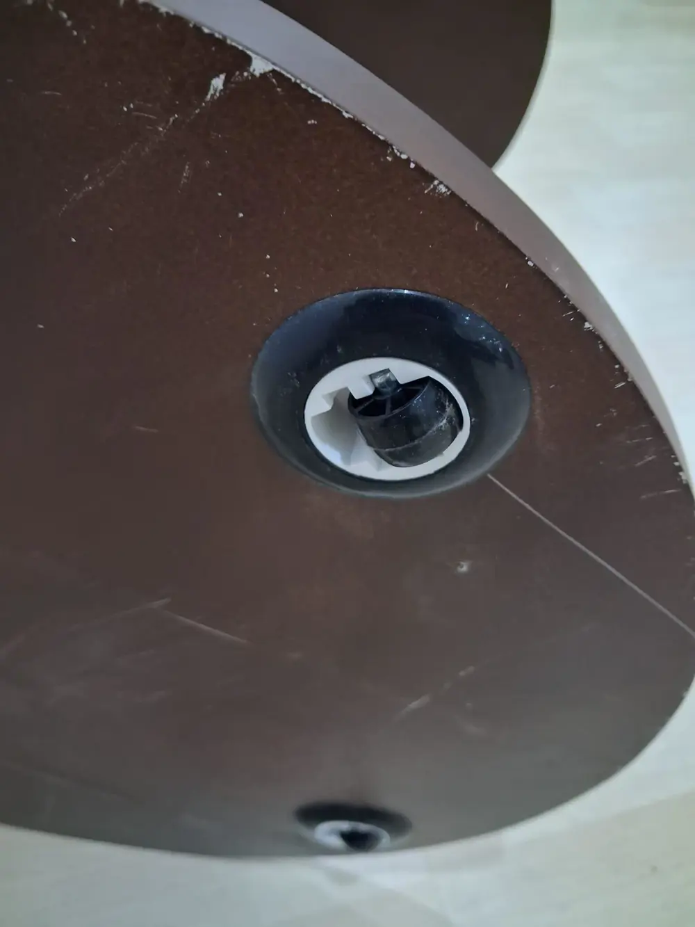 UFO C ST Sehpa 18439 MDF Ceviz Lake Boya Tekerlekli Kanepede Otur