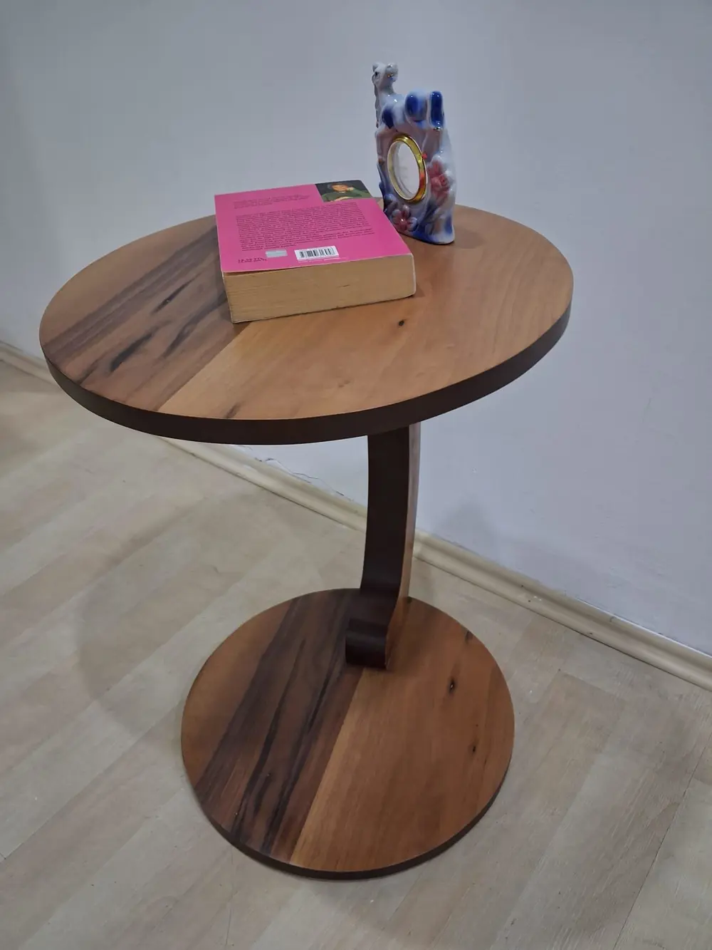 UFO C ST Sehpa 18439 MDF Ceviz Lake Boya Tekerlekli Kanepede Otur