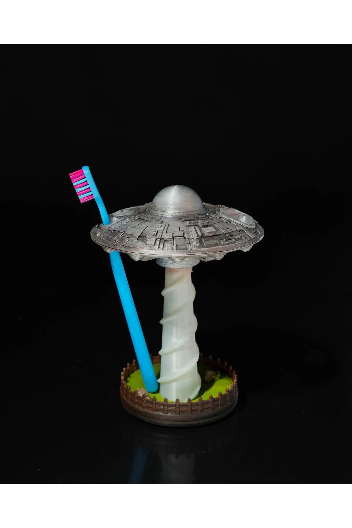 UFO Diş Fırçası Tutucu