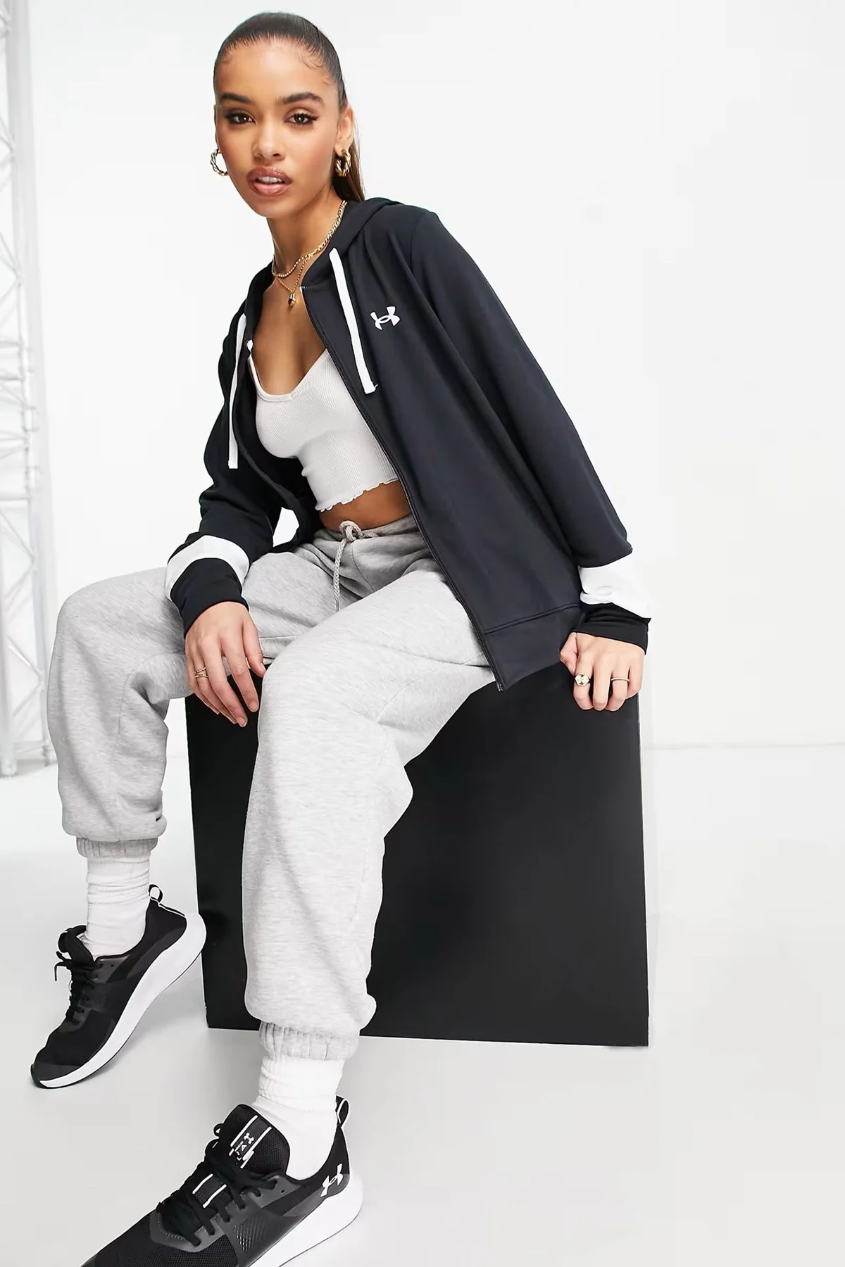 Under Armour Rival Terry CB Womens Hoodie Kadın Kapüşonlu Tam Boy Fermuarlı Sweatshirt Siyah Under Armour Rival Terry CB Womens Hoodie Kadın Kapüşonlu Tam Boy Fermuarlı Sweatshirt Siyah Fiyatı, Yorumları ve Özellikleri