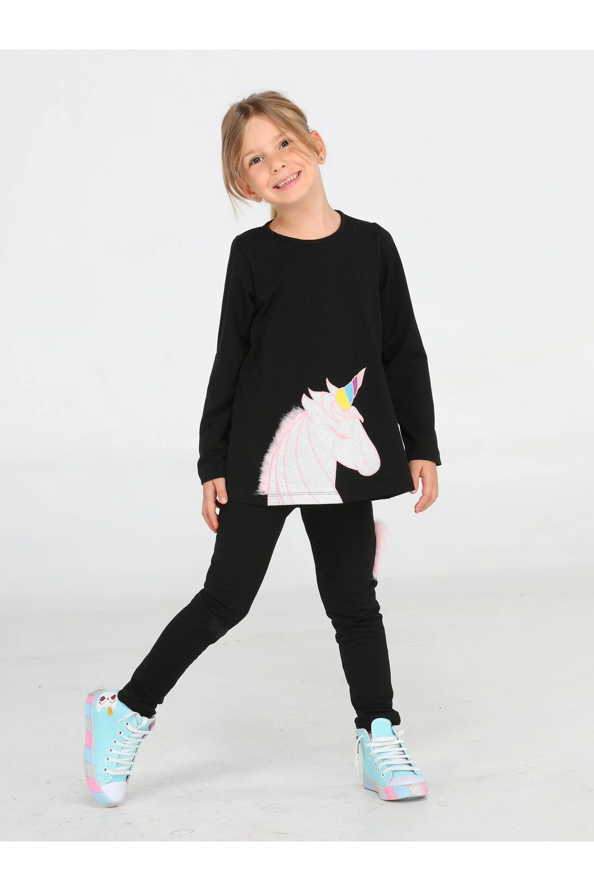 Unicorn 3 Boyutlu Siyah Kız Çocuk Tunik + Tayt Takım Unicorn 3 Boyutlu Siyah Kız Çocuk Tunik + Tayt Takım