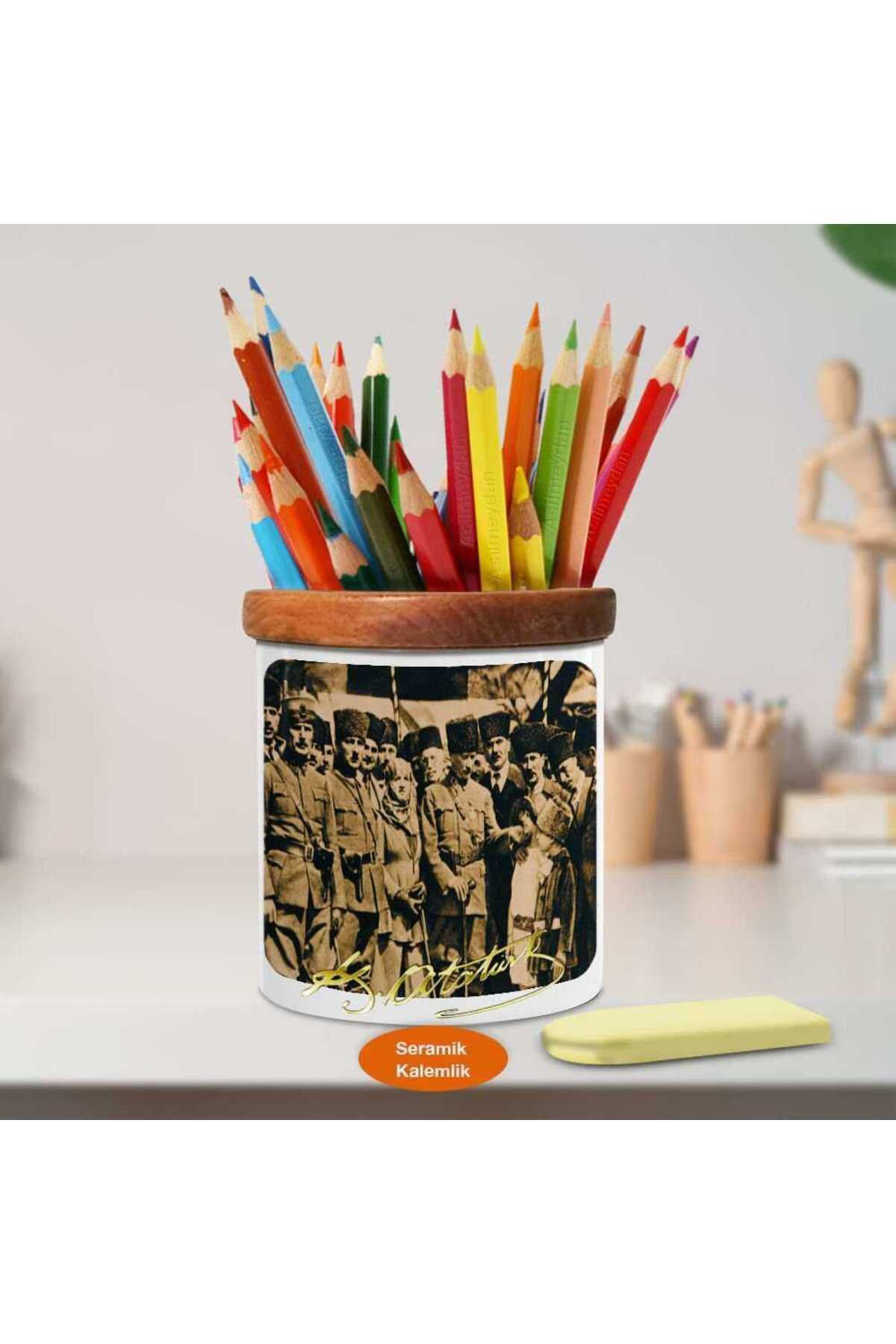 Asilmeydan Üniformalı Mustafa Kemal Atatürk Ahşap Seramik Kalemlik- S464