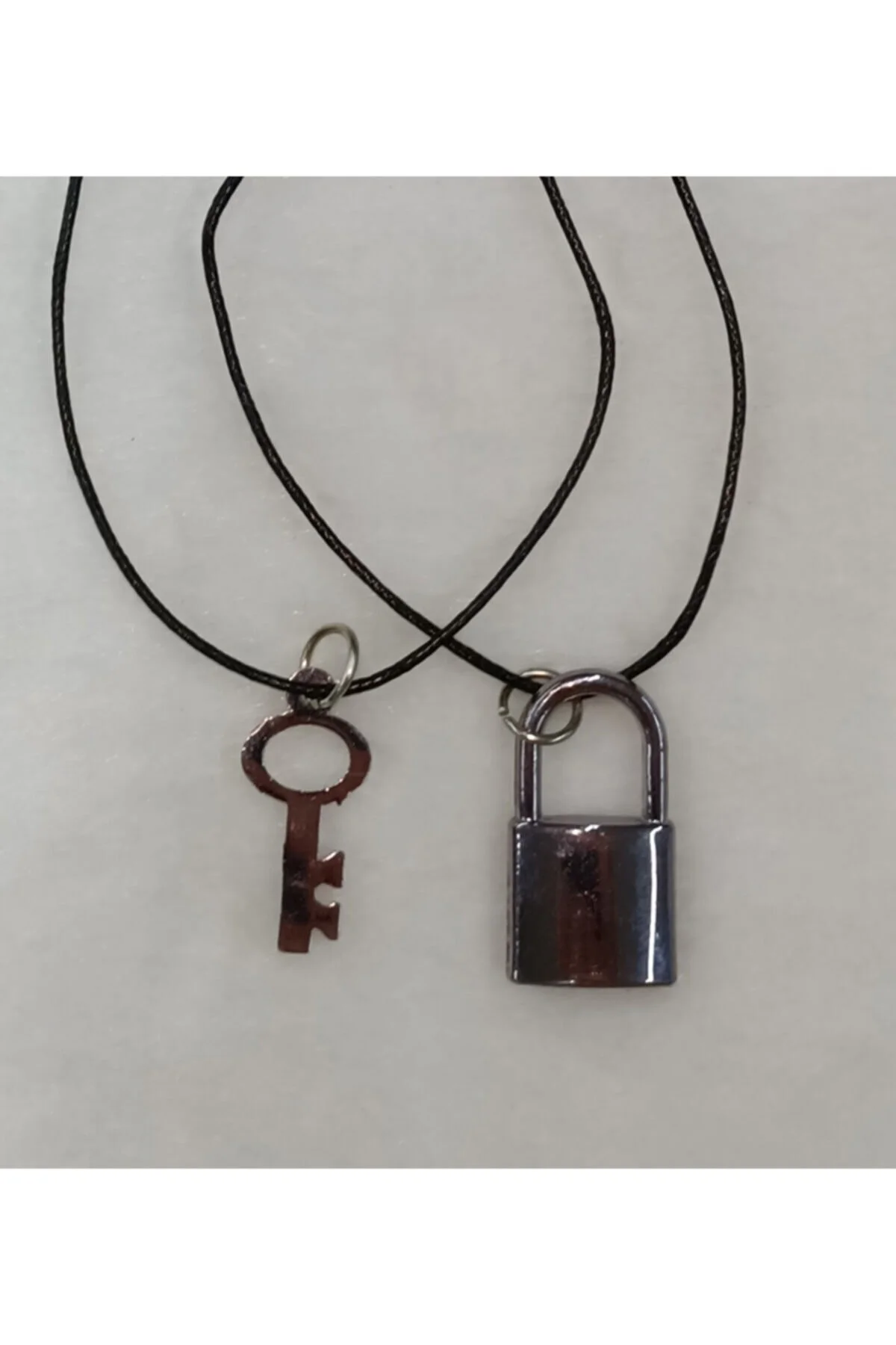 Unisex Ipli Asma Kilitli Ve Anahtarlı Kolye
