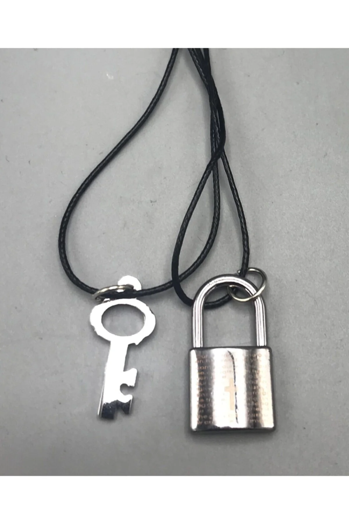 Unisex Ipli Asma Kilitli Ve Anahtarlı Kolye