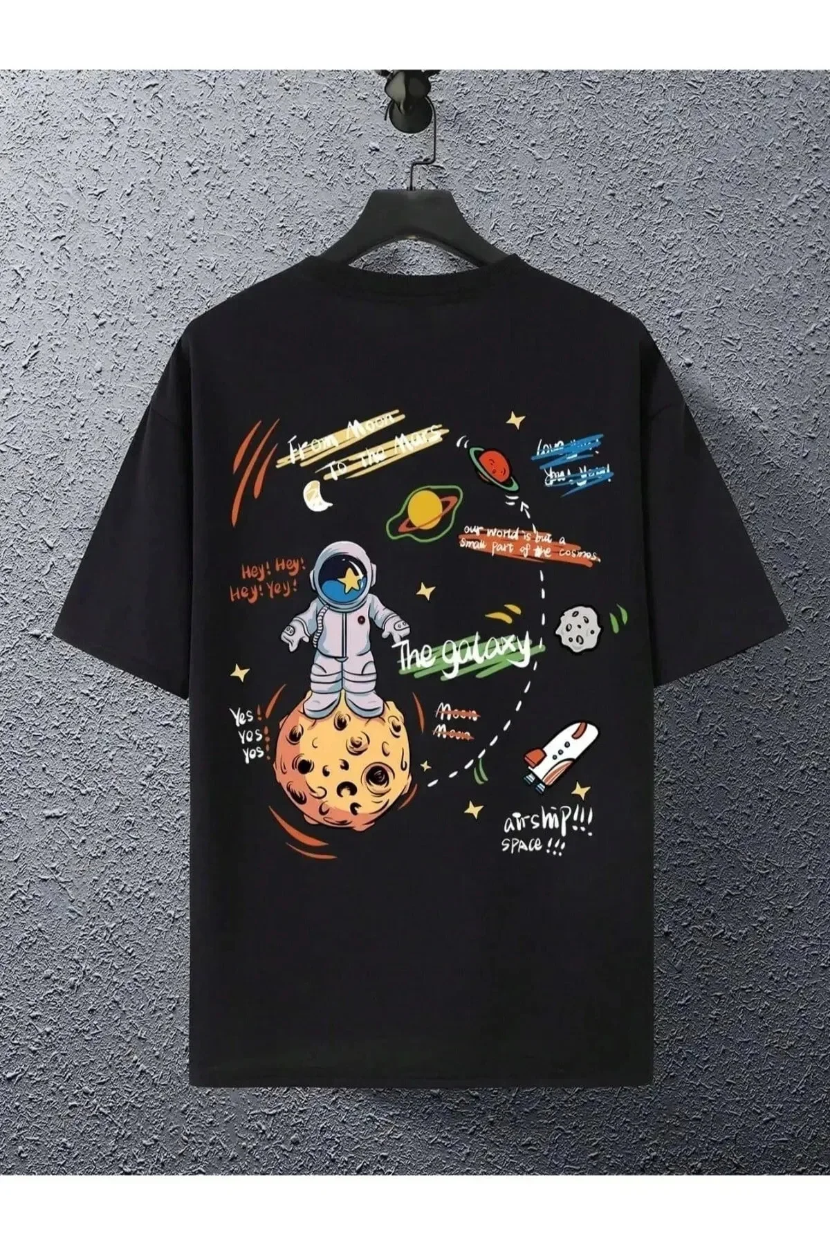 Unisex Siyah Arkası Gezegen Baskılı Oversize Bisiklet Yaka Tshirt