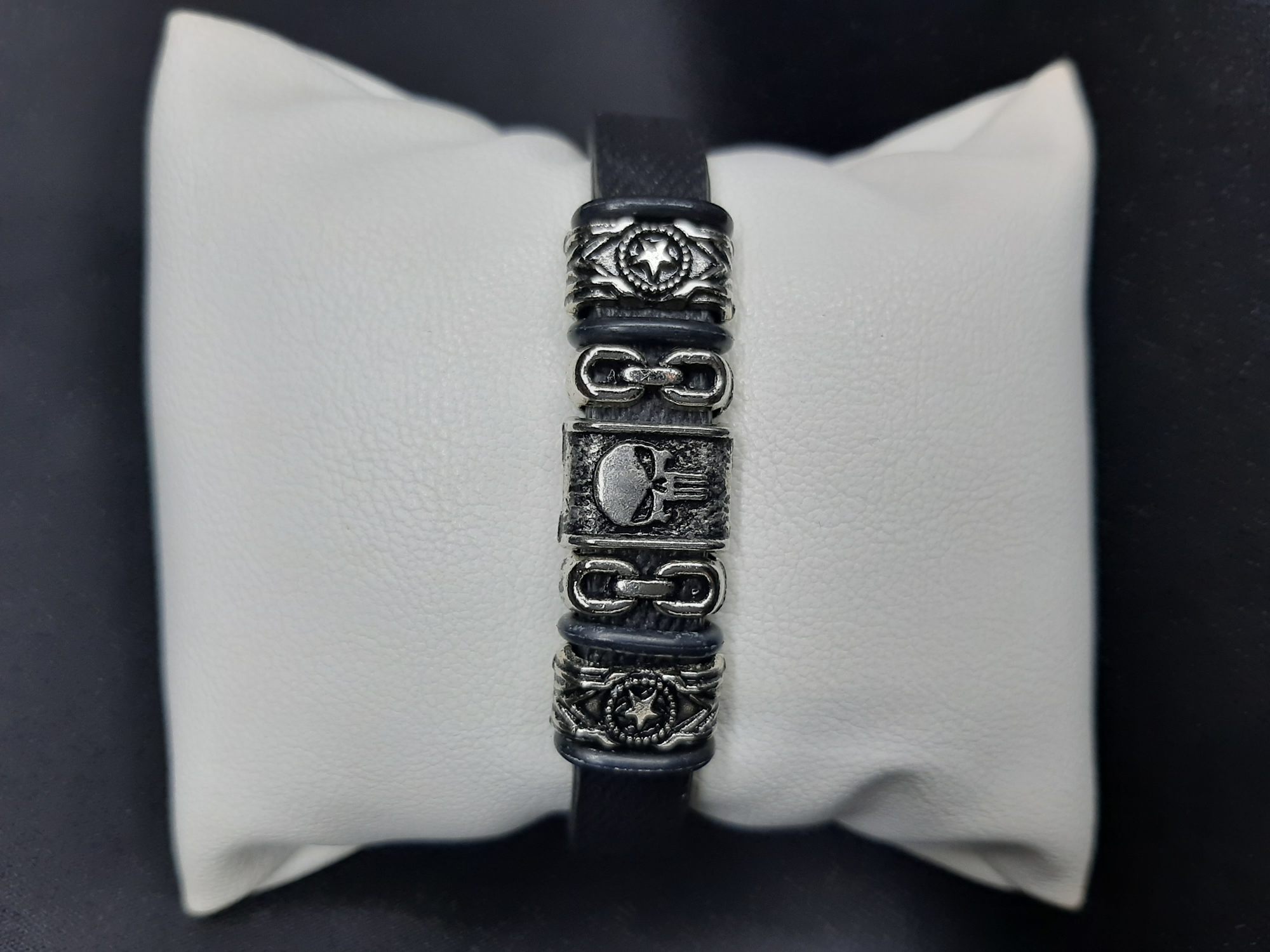 Unisex Suni Deri Metal Detaylı El Yapımı Bileklik Unisex Suni Deri Metal Detaylı El Yapımı Bileklik