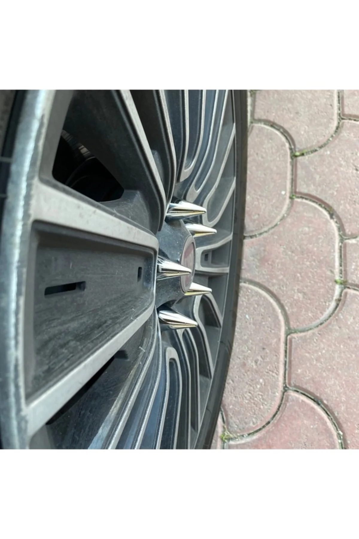 UNİVERSAL 19'' SİVRİ BİJON KAPAĞI UNİVERSAL 19'' SİVRİ BİJON KAPAĞI