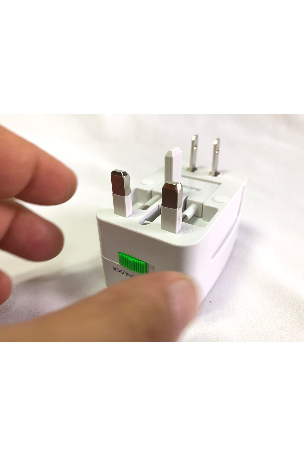 Universal Fiş Adaptörü – Tüm Cihazlar İçin Akım Korumalı Seyahat 