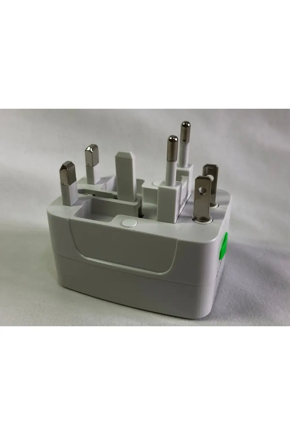 Universal Fiş Adaptörü – Amerika, Avrupa ve Asya İçin Seyahat Pri