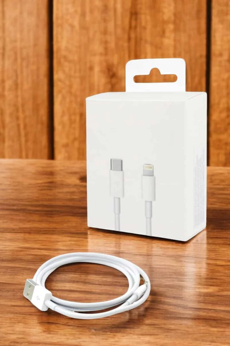 USB Type-C to Lightning Hızlı Şarj Kablosu 30W - iPhone Uyumlu ve Veri Aktarım