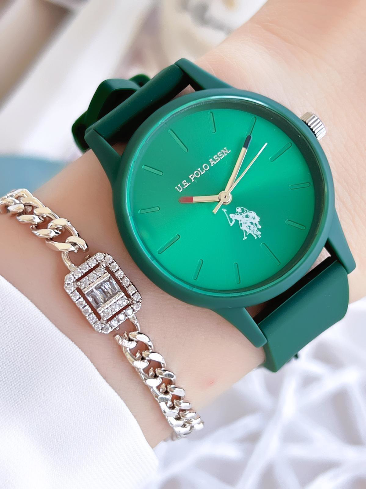 U.S.POLO ASSN Silikon Kordon 3 Atm Suya Dayanıklı Spor Kadın Kol 